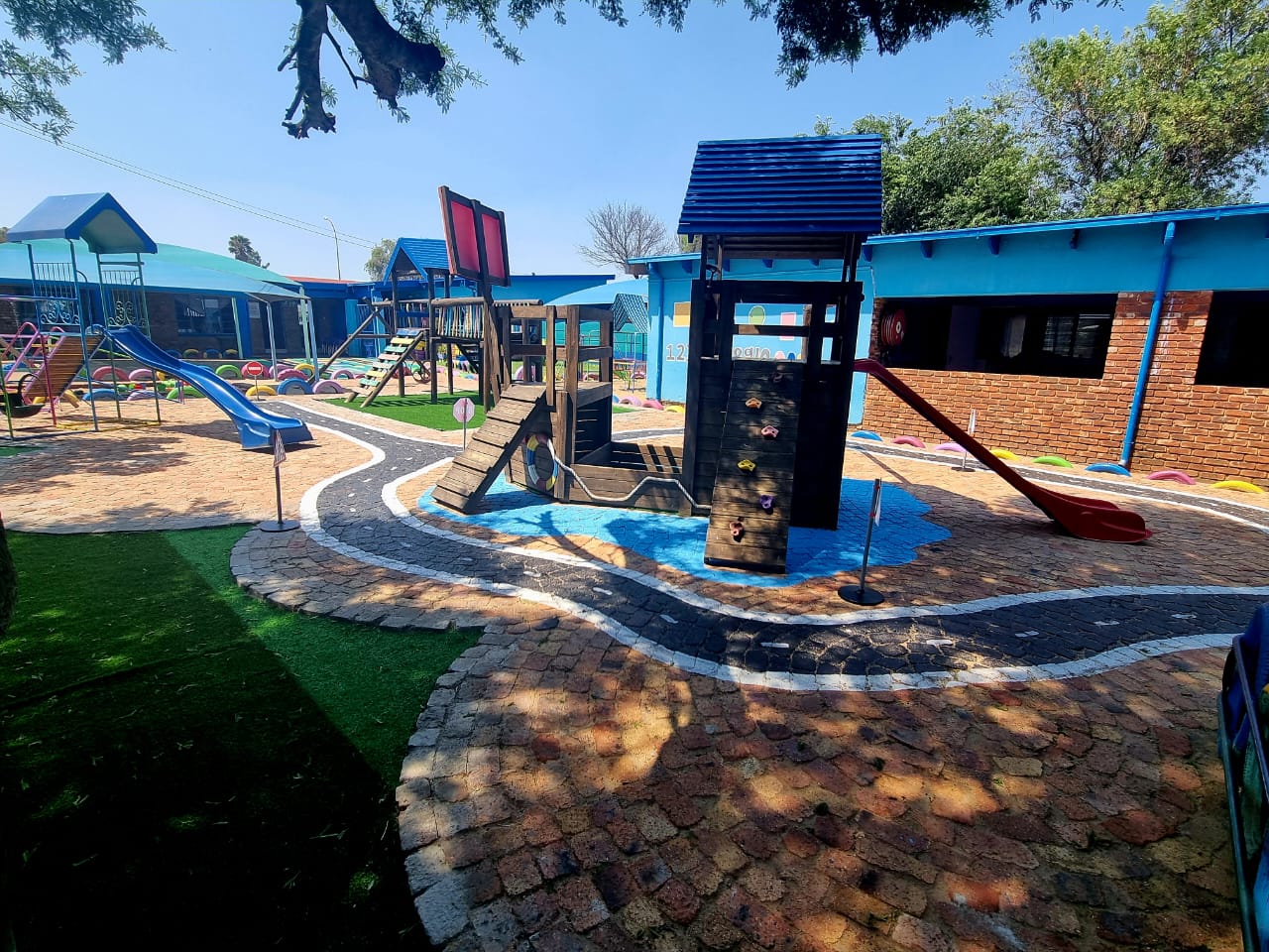 The Babbelbekkies playground on a sunny day